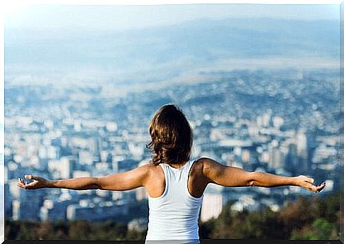 girl-with-arms-outstretched