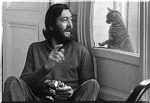 Julio Cortázar with his cat