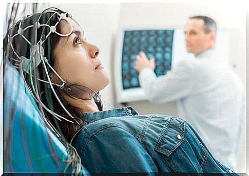 Woman doing EEG