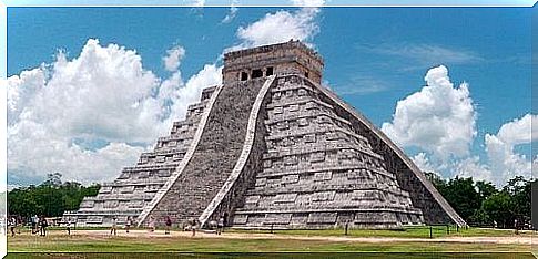 Mayan pyramid