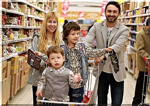 Family at the supermarket